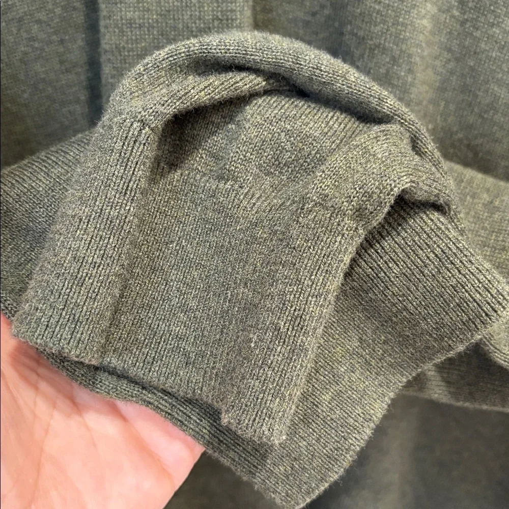Daniel Cremieux Men's V-Neck Sweater in Olive Green Size XXL